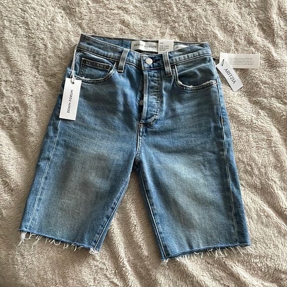 NWT Aritzia Denim Forum The Yoko Bermuda Short - Picture 1 of 12